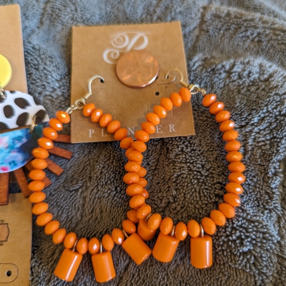 9 pairs of new Plunder earrings. Pink, orange, gold yellow cow print - Picture 6 of 9